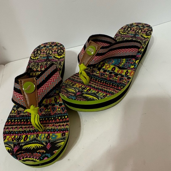 Colorful Patterned Women's Sandals - Picture 2 of 8